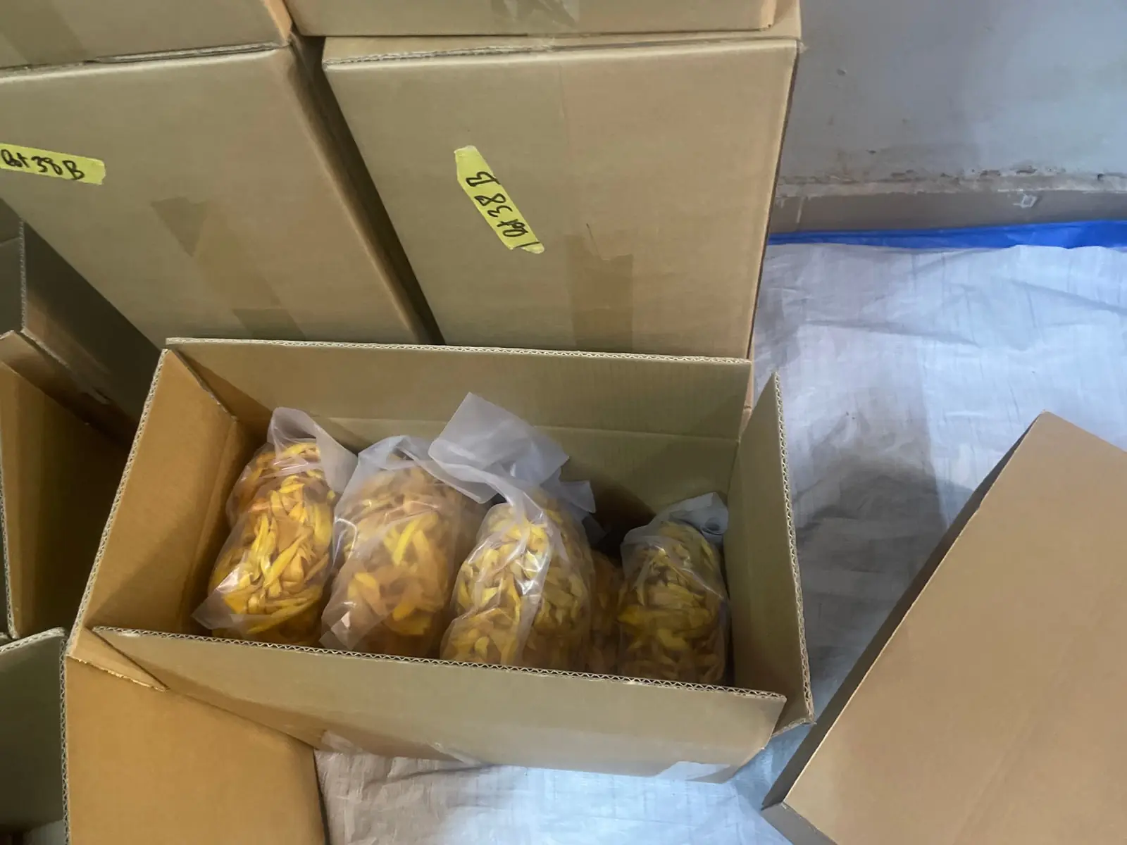Lots finis, sachetés et mis en carton.